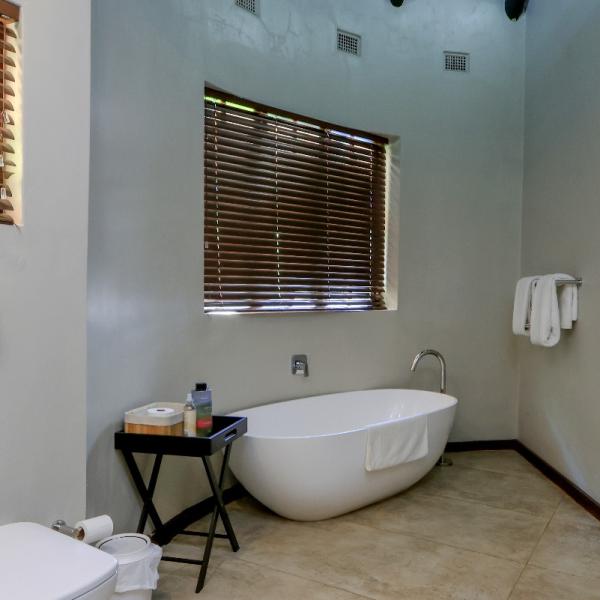 Unit 4 Bathroom